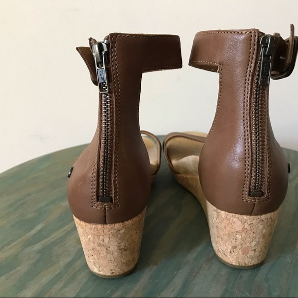 Ugg Womens Zoe II Ankle Strap Sandal Brown woman’s size 9.5 NEW without box - Picture 10 of 12